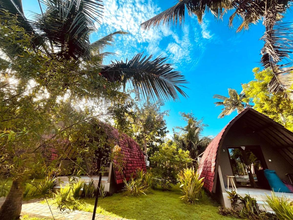 Apit Lawang Villas & Resto Batununggul Exterior photo